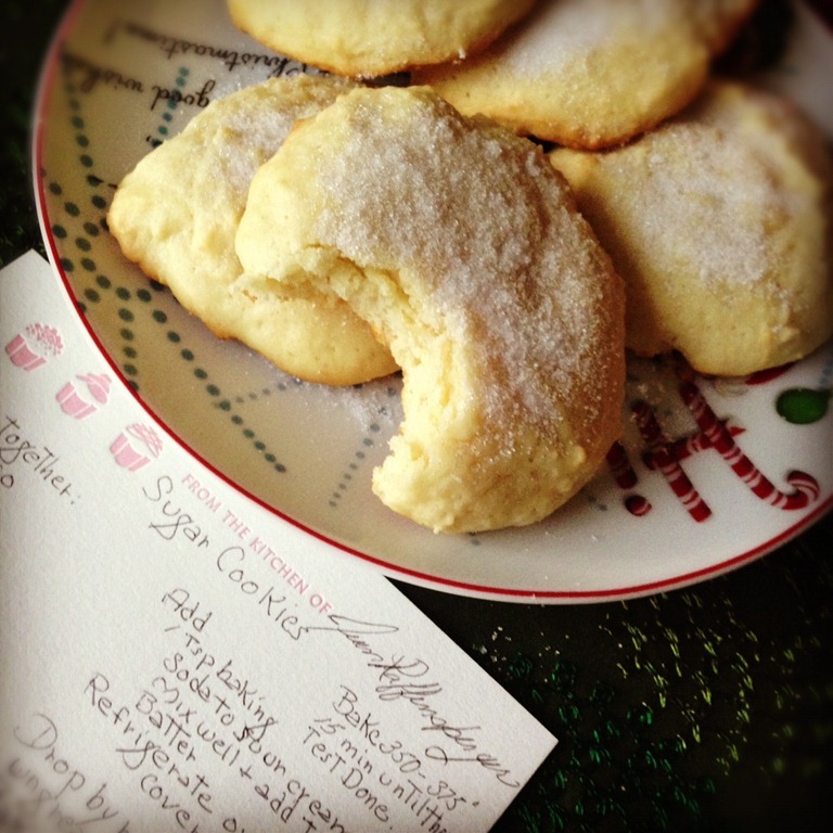 https://www.pbfingers.com/wp-content/uploads/2012/12/Grandmas-Sugar-Cookies.jpg