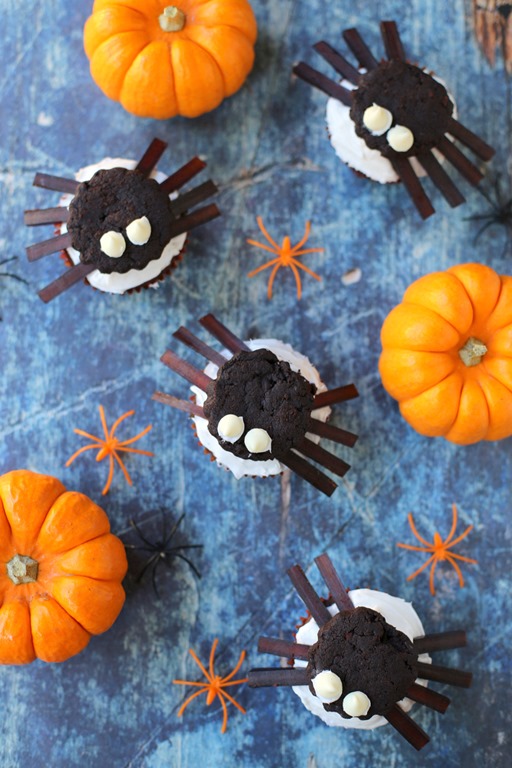 Halloween Spider Cupcakes - Peanut Butter Fingers