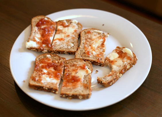 toast with butter and jelly