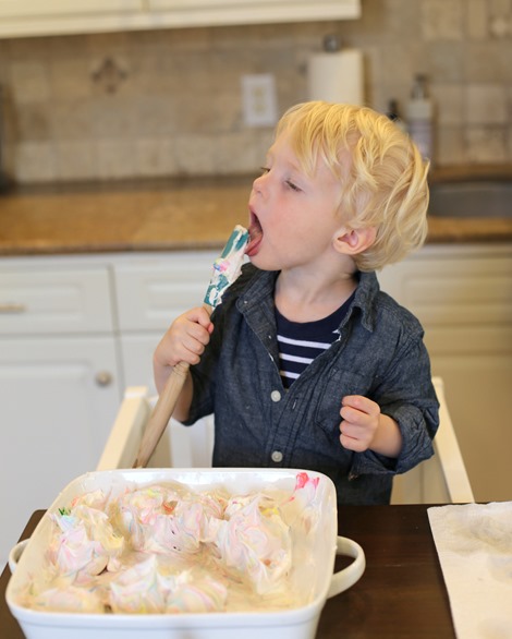 cool whip egg dyeing