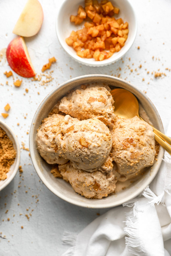 Cinnamon Apple Pie Ice Cream