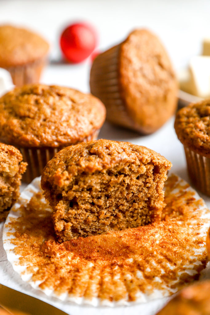 banana gingerbread muffins